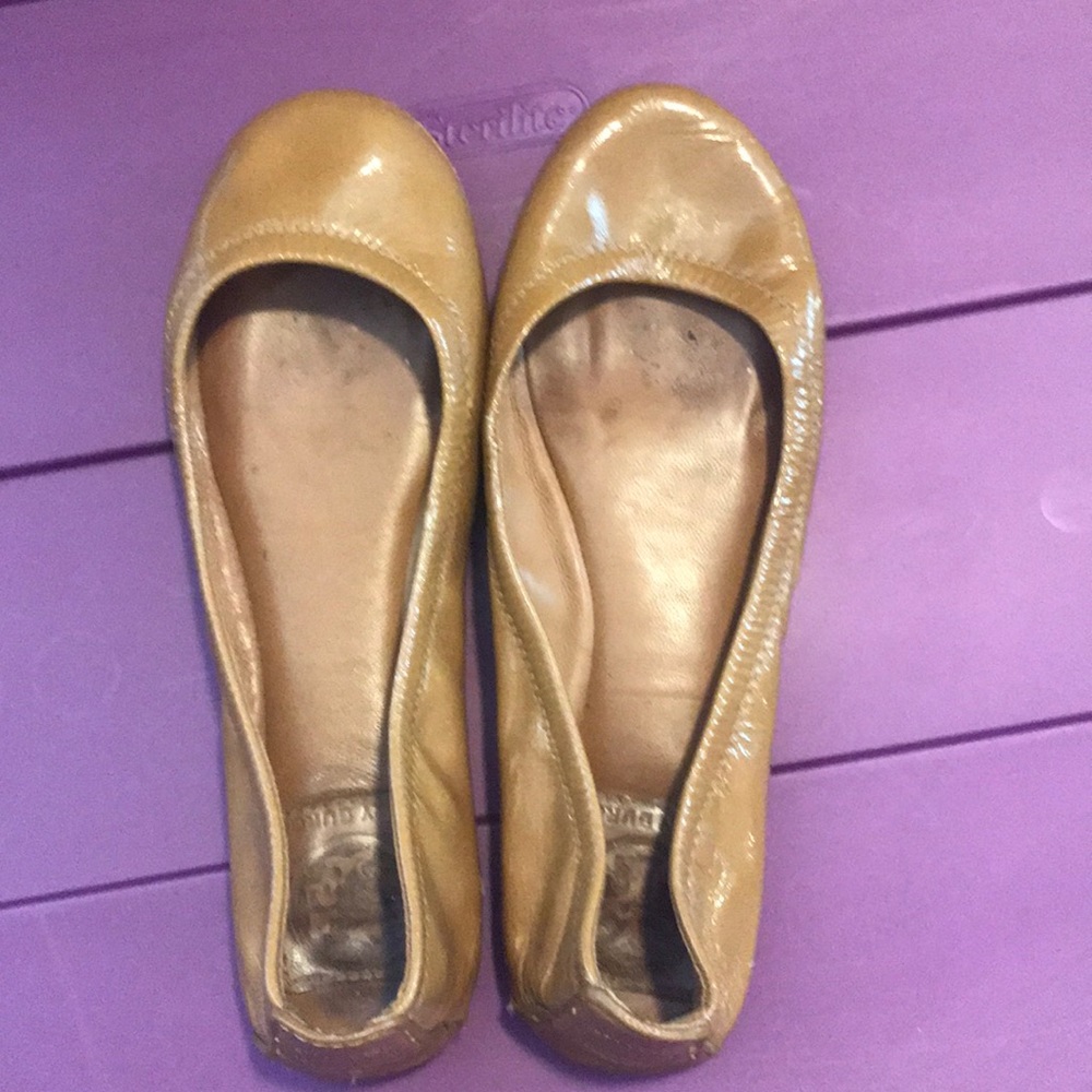 Tory Burch nude patent flats